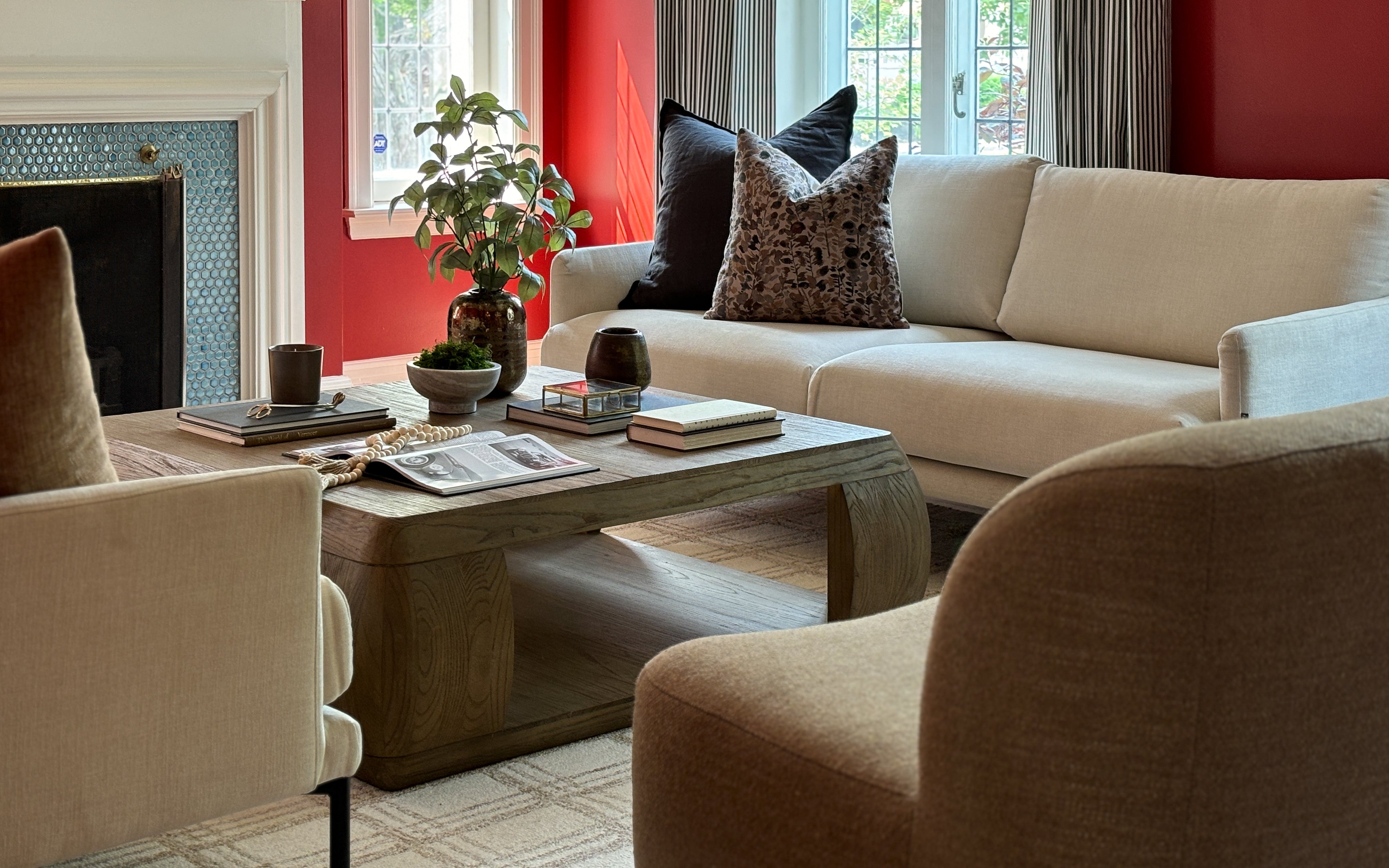 The Art of Interior Design: Incorporating Dala Decor Pieces into Your