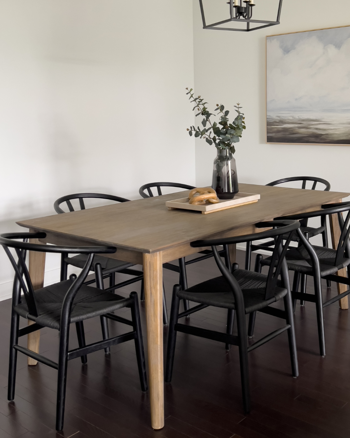 Perfect Dining Tables for Large Spaces: Enhancing Elegance and Functionality