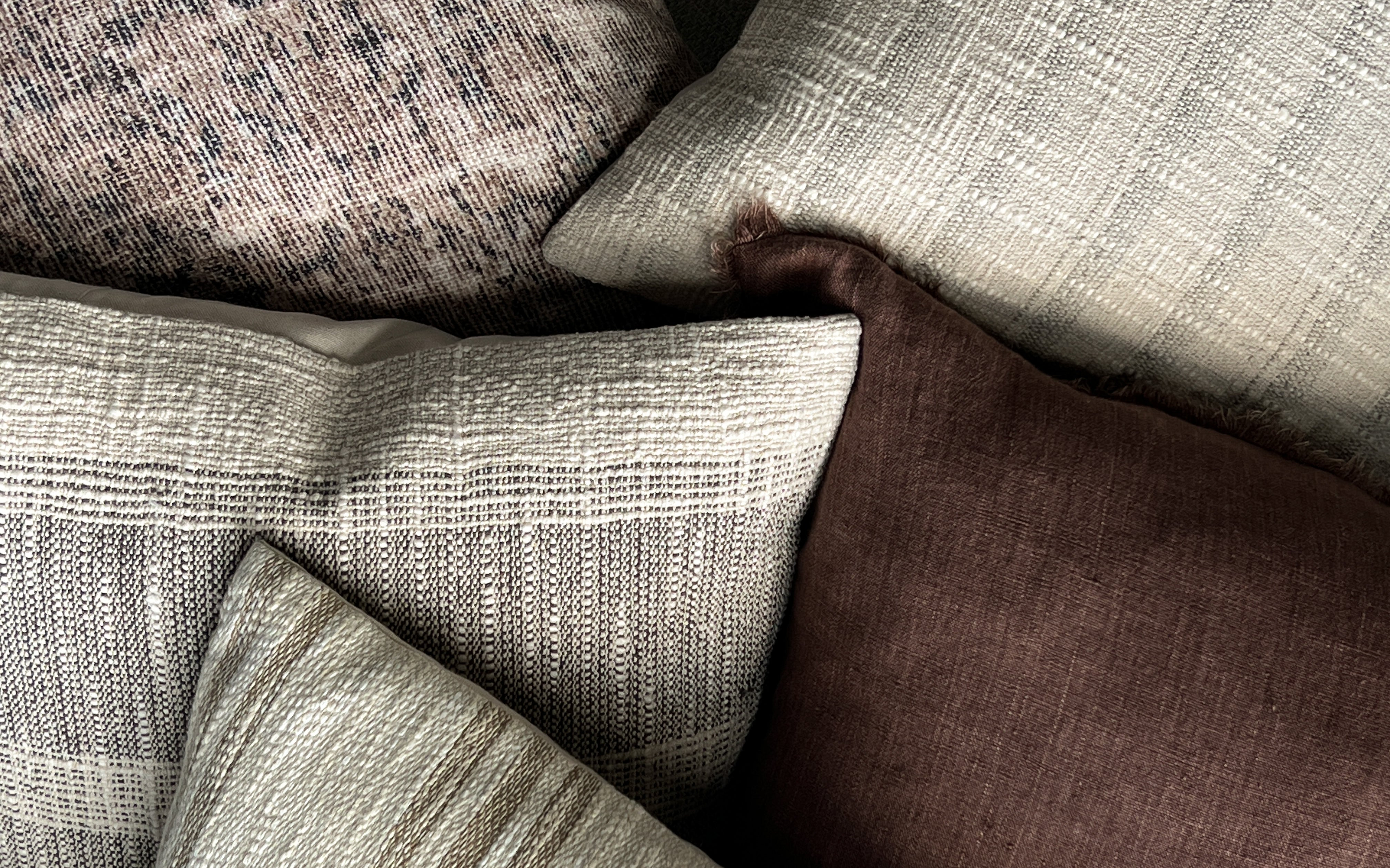 Elevate Your Space: Mastering Pillow Styling with Colour and Texture at Dala Decor
